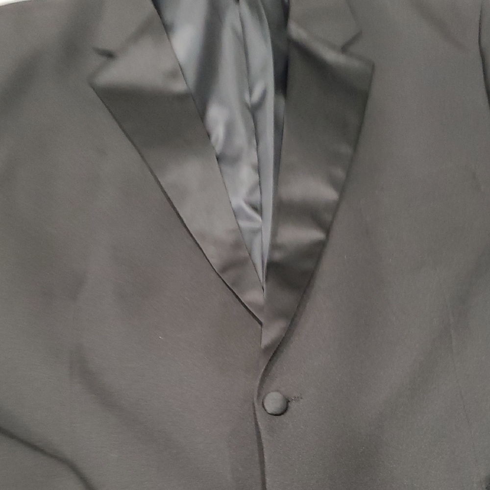Gianni Vironi  Black Tuxedo Suit  with Tailored Fit and Versatile Style - Picture 2 of 16